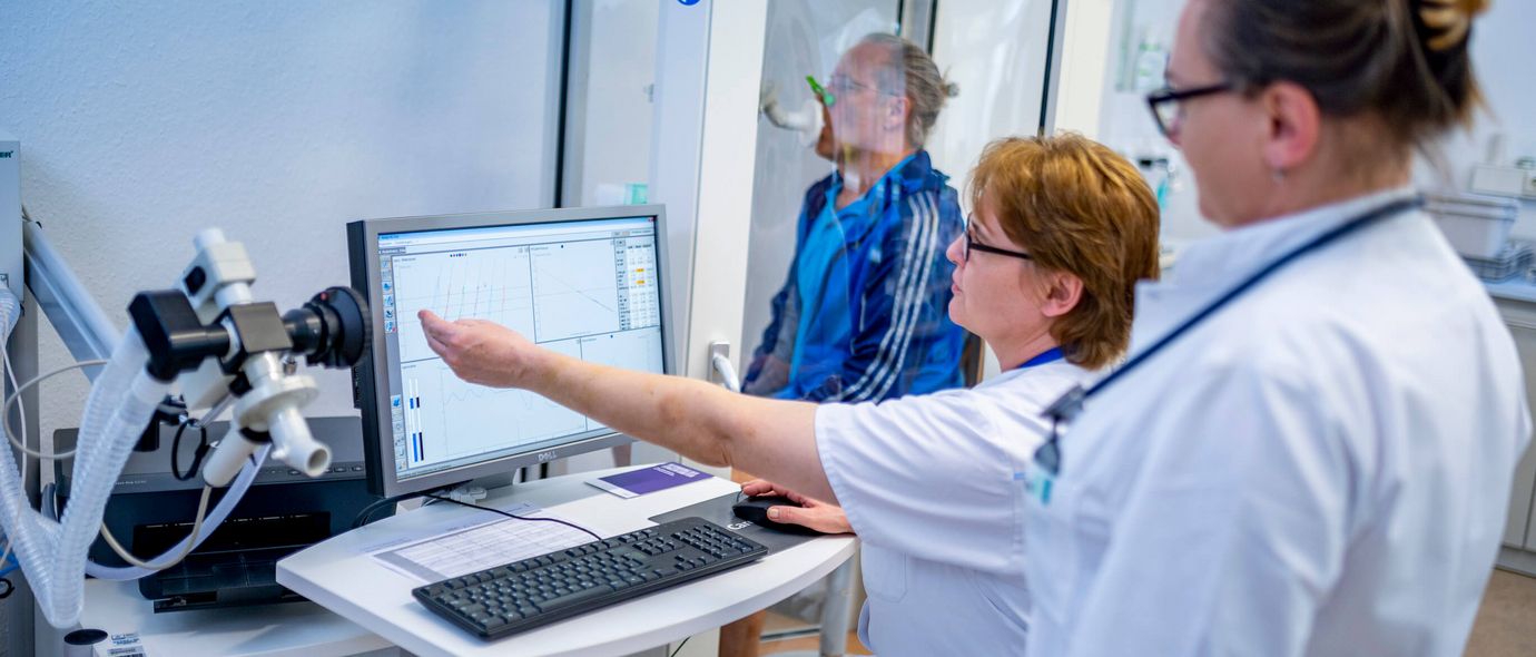 Patient beim Lungenfunktionstest