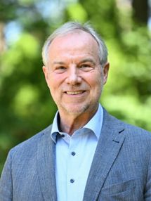 Dr. med. Dipl.-Psych. Daniel Hermelink